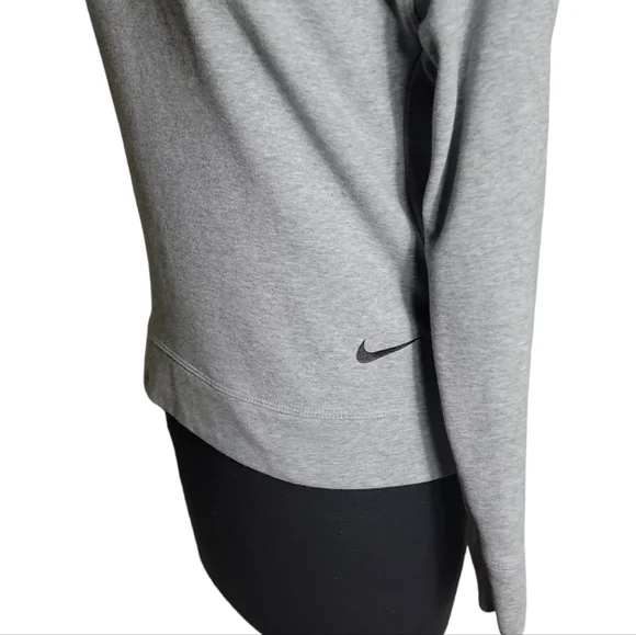 Nike versa dri fit open back gray sweatshirt size XS - Picture 4 of 8